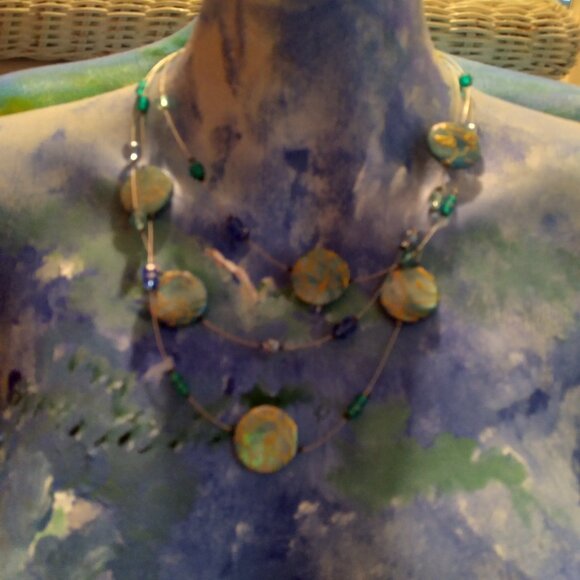 Source Unknown Jewelry Vintage Blue Iridescent Stone Wire Necklace